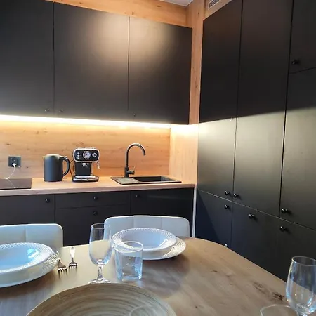 Apartman - Plaza W Zasiegu Reki, Promenada Wzdluz Morza Prowadzaca Do Mola, Pyszne Jedzenie W Poblizu - Karlikowska 13b 5 - 3 Min Do Plazy Sopot