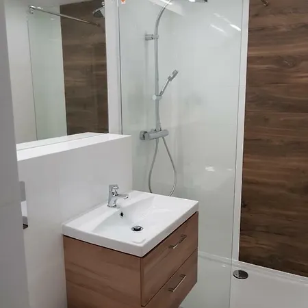 - Plaza W Zasiegu Reki, Promenada Wzdluz Morza Prowadzaca Do Mola, Pyszne Jedzenie W Poblizu - Karlikowska 13b 5 - 3 Min Do Plazy Apartman
